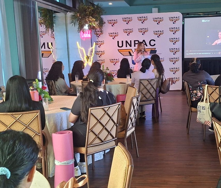 Entre las actividades desarrolladas en este taller, se ofrecieron instrucciones y conocimientos en defensa personal. Entre las actividades desarrolladas en este taller, se ofrecieron instrucciones y conocimientos en defensa personal.