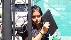 Ariel Winter acusa a los paparazzi de arruinar su primer día de universidad