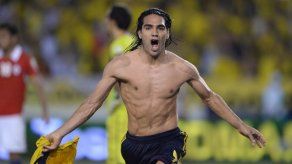 Manchester United confirma cesión del colombiano Falcao por Mónaco