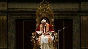 Papa condena manipulación de género