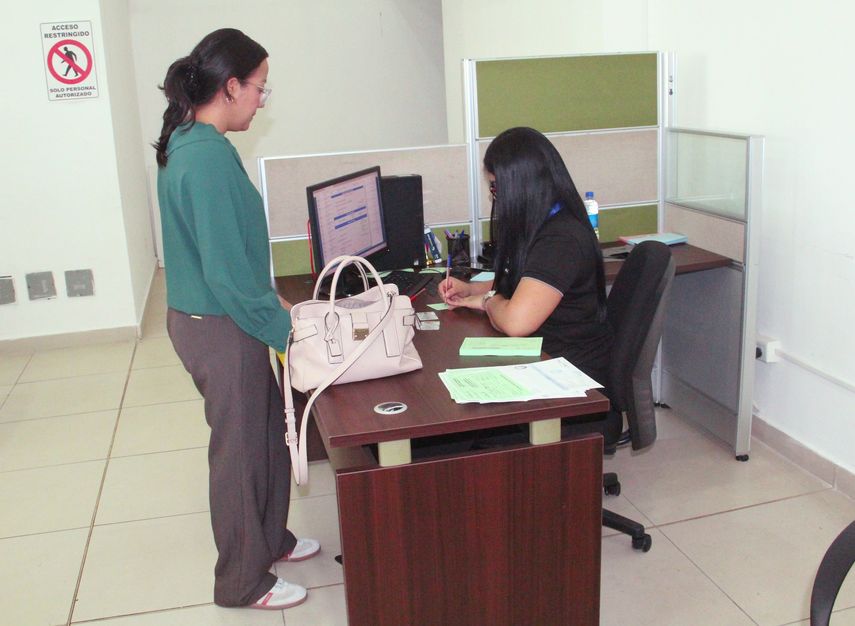 Pago del PASE-U 2025.