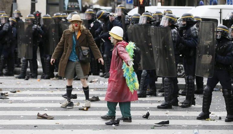 Movilización mundial e incidentes en París en víspera de cumbre sobre el clima