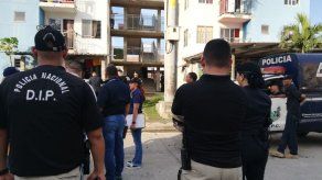 Policía Nacional realiza allanamientos en Curundú y detiene a 10 personas Policía Nacional realiza allanamientos en Curundú y detiene a 10 personas