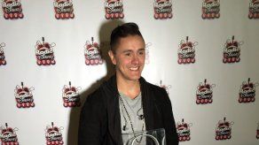 Joey Montana recibe disco platino en Chile por su hit Picky