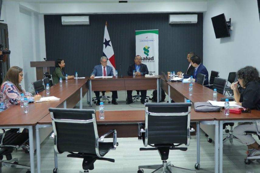 Ministro de Salud convoca a Comisión Técnica para avanzar en regulación del cannabis medicinal