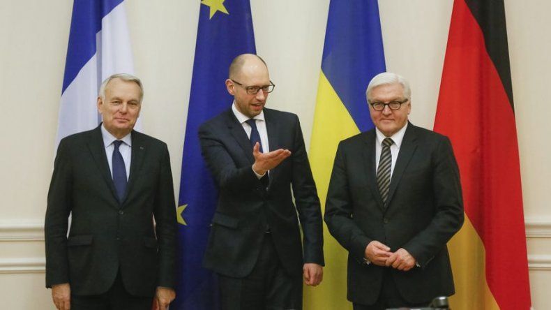 Ministros de Francia y Alemania visitan Kiev para ayudar a superar la crisis