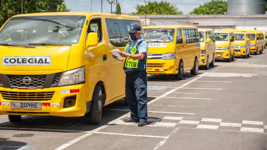 ATTT inicia inspección de buses colegiales