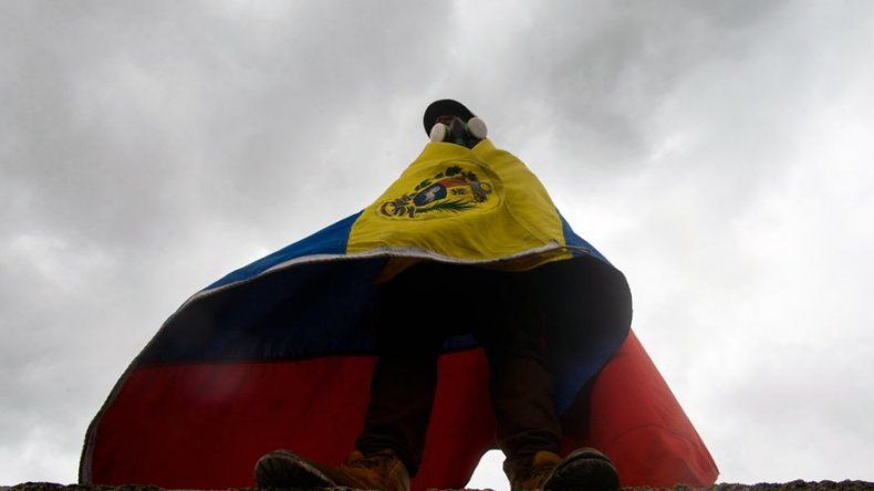 Kuczynski y Santos conversarán sobre Venezuela durante gabinete binacional