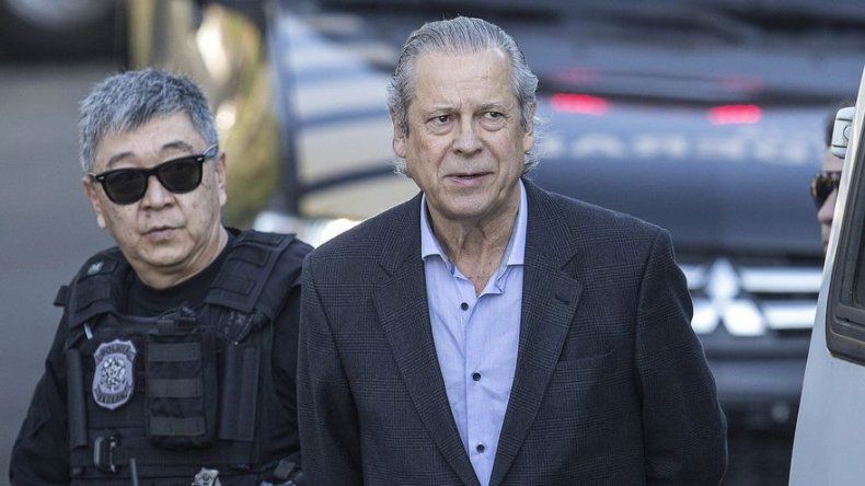 Corte suprema de Brasil decide liberar a exjefe de gabinete de Lula