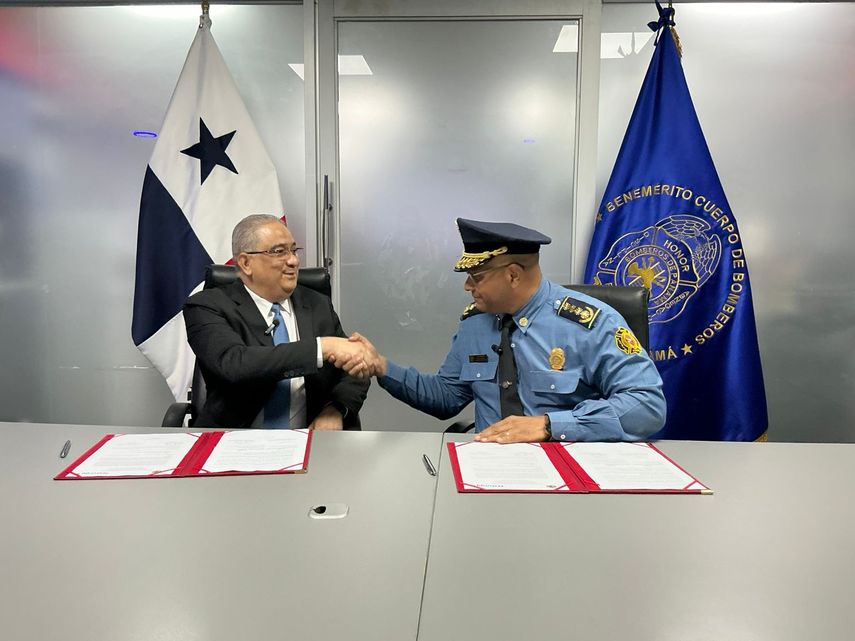 BCBRP y Naturgy unen esfuerzos para fortalecer la capacitación bomberil