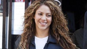 Shakira recurrió al agua bendita de Lourdes para recuperar su voz