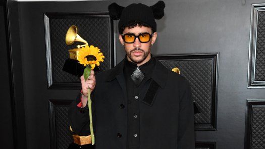 Bad Bunny se apunta a la moda de los croptops para hombres