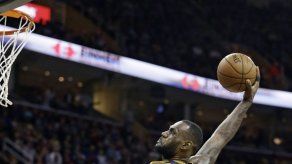 Curry y James