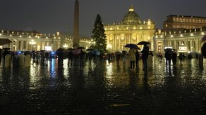 Vaticano se disculpa con grupo LGBTQ por exclusión en internet