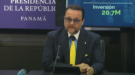 Ministro de Comercio e Industrias, Julio Moltó. Ministro de Comercio e Industrias, Julio Moltó.
