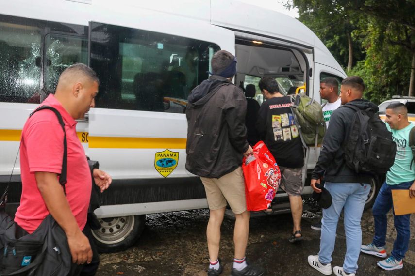 Migración expulsa a tres ciudadanos iraníes vinculados a grupos terroristas.