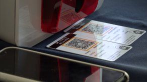 Autoridades de Bella Vista imprimen carné con código QR a moradores