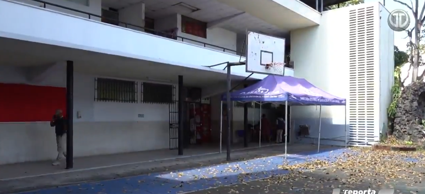 Detienen a exfuncionaria del MEDUCA por ataque en la regional de educación.