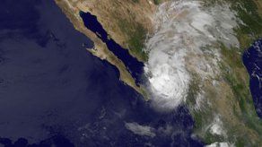 El huracán Manuel toca tierra en el estado mexicano de Sinaloa