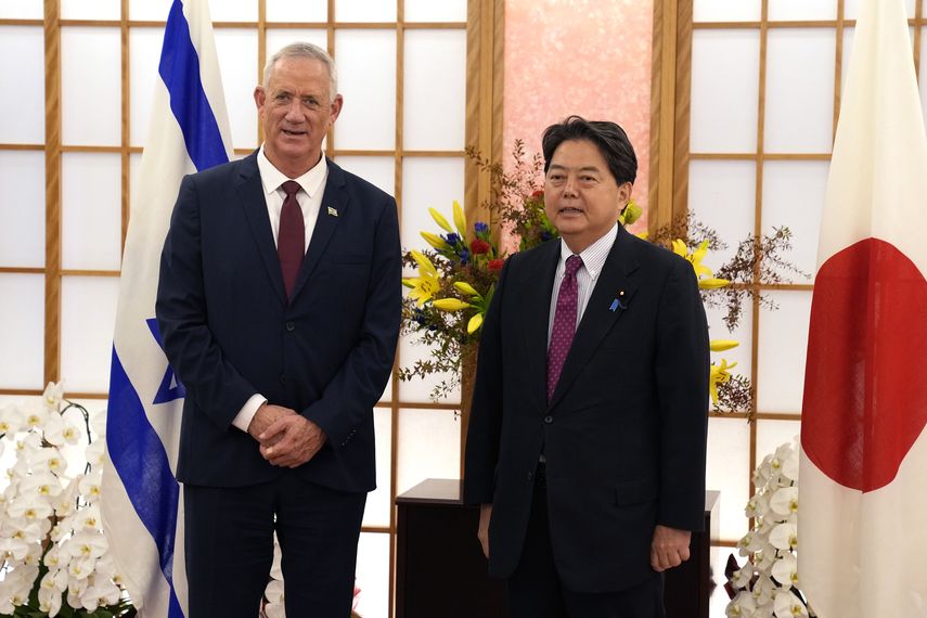 Benny Gantz y Yasukazu Hamada.
