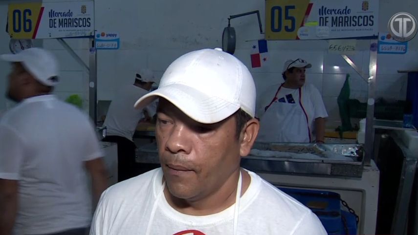 Moisés Arias, arrendatario del puesto 51 del Mercado de Mariscos. Moisés Arias, arrendatario del puesto 51 del Mercado de Mariscos.