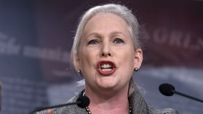 El proyecto de ley llega en un momento tumultuoso para las criptomonedas.