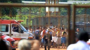 Un centenar de presos fugados tras motín que dejó nueve muertos en Brasil