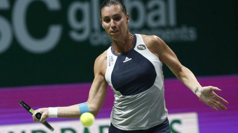 Pennetta obtiene ante la polaca Radwanska su primera victoria