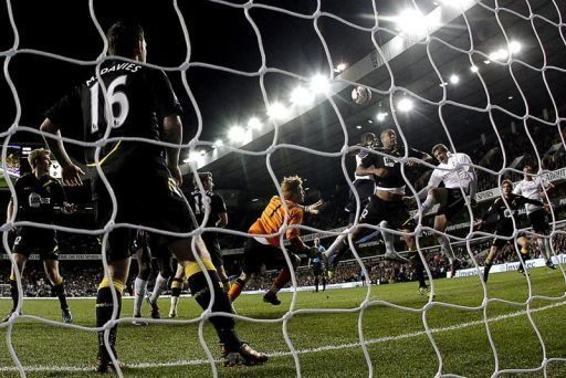 Tottenham y Everton avanzan a semis en Copa de la FA