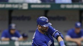 Dickey permite 2 hits en triunfo de Azulejos