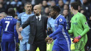 Chelsea derrota 3-1 a Man City y triplete de Sánchez para el Arsenal