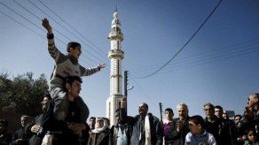 Miles de sirios se manifiestan contra régimen de Bashar al Asad