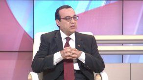 Flores contempla auditorías internas y anular la reelección en la UP