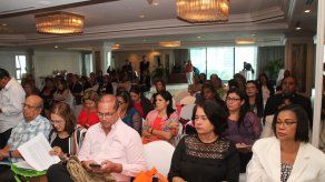 Profesionales de la salud participan de jornada de actualización en vacunas