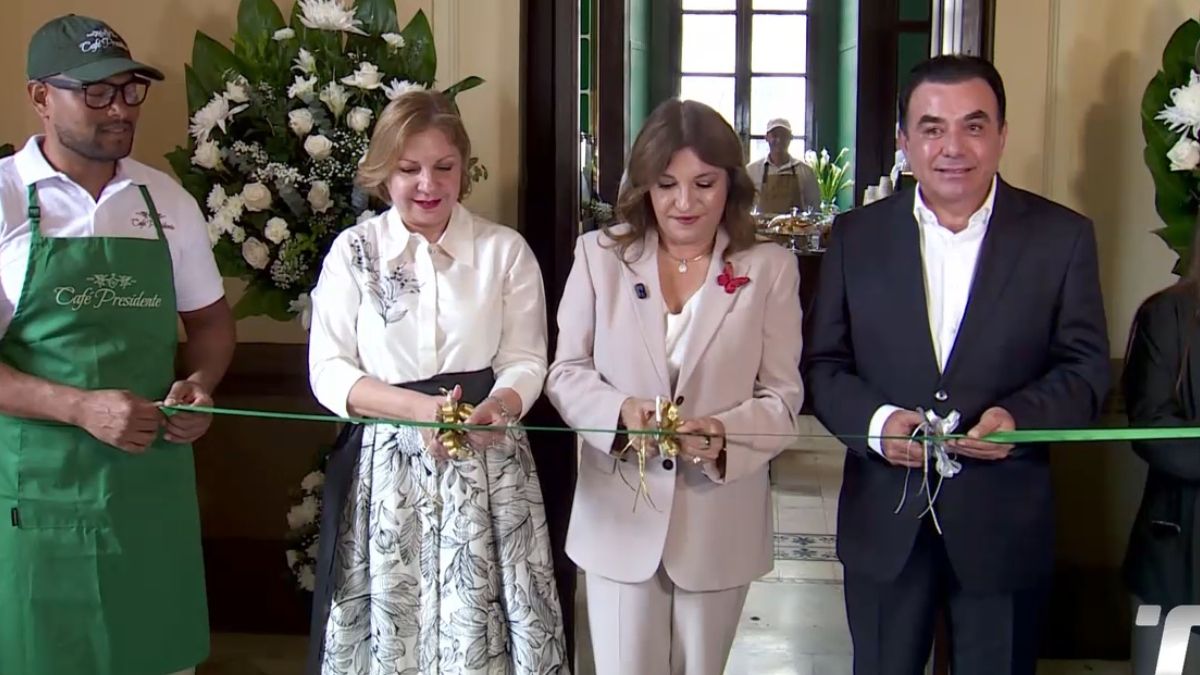 Primera dama y ministra de gobierno inauguran el Café Presidente. Primera dama y ministra de gobierno inauguran el Café Presidente.