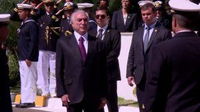 Primero de siete jueces de tribunal brasileño vota por anular el mandato de Temer