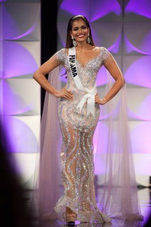 Desfile en vestido de noche - Miss Universo 2019