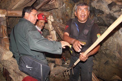 Caso de mineros atrapados muestra debilidad de Perú en rescates