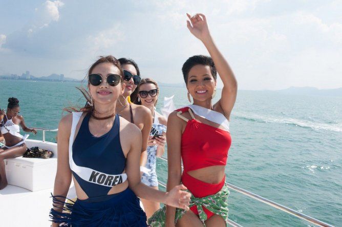 Concursantes del Miss Universo recorren Tailandia