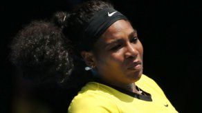 Serena Williams gana sin brillo en Miami a la kazaja Diyas