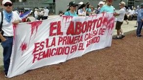 Cientos de costarricenses marchan en contra del aborto terapéutico