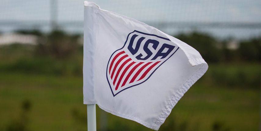 Bandera de la Federación de Fútbol de Estados Unidos.