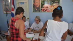 Cuba vota en comicios que son el último paso antes del relevo de Raúl Castro