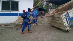 Investigan robo de uniformes a tres trabajadores de Aguaseo en Colón