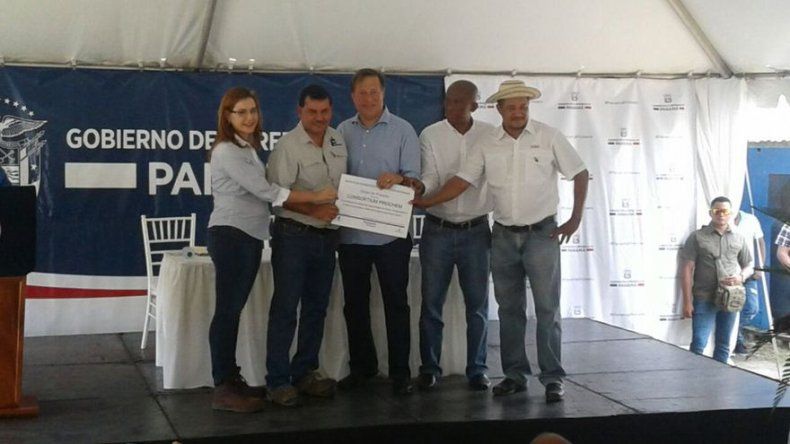 Entregan orden de proceder para proyectos de agua potable en Darién