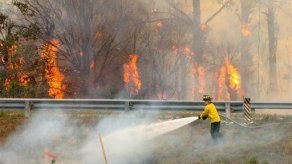 Sospechoso detenido en zona de incendios en Florida