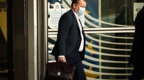 RAF CASERT y JILL LAWLESS