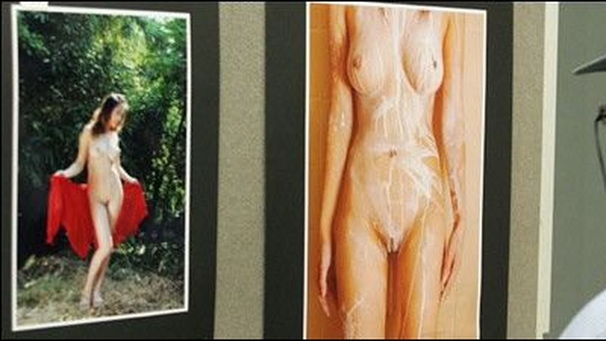 Nudistas de arte más preocupadas por perder pose que ropa