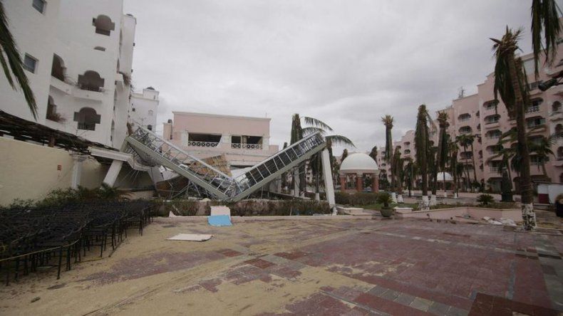 Debilitada, Odile pasa sobre Baja California