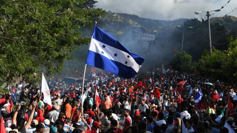 Panamá insta al TSE de Honduras a culminar conteo de votos y garantizar transparencia